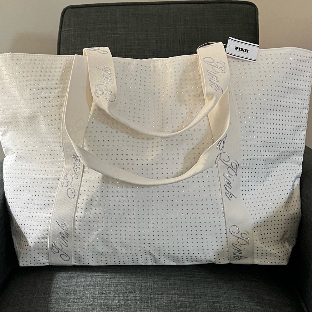 🎉🎉🎉 FLASH SALE 🎉🎉🎉
PINK Victoria's Secret Large White sparkling Tote Bag